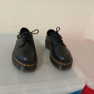 Black Leather Lace-Up Shoes